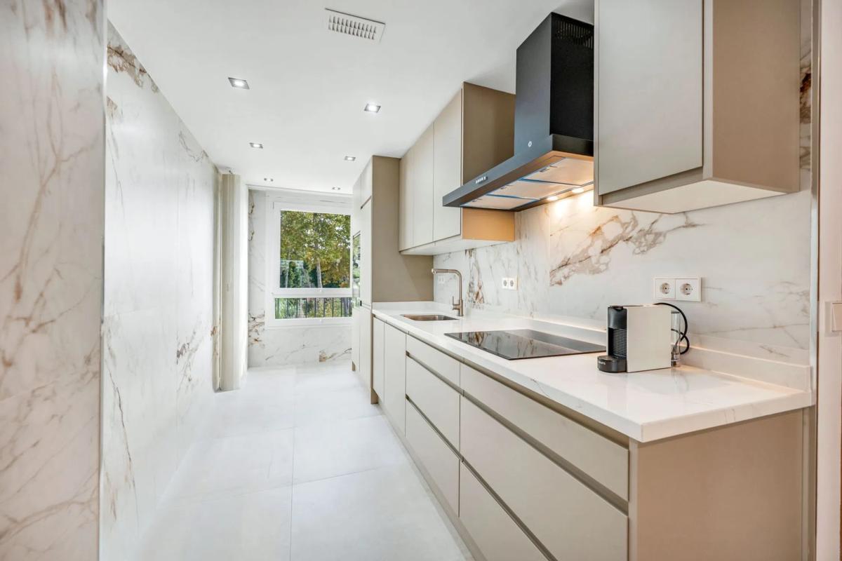 Sale of apartment in Barrio La Carolina-Guadalpín, Marbella
 photo 4