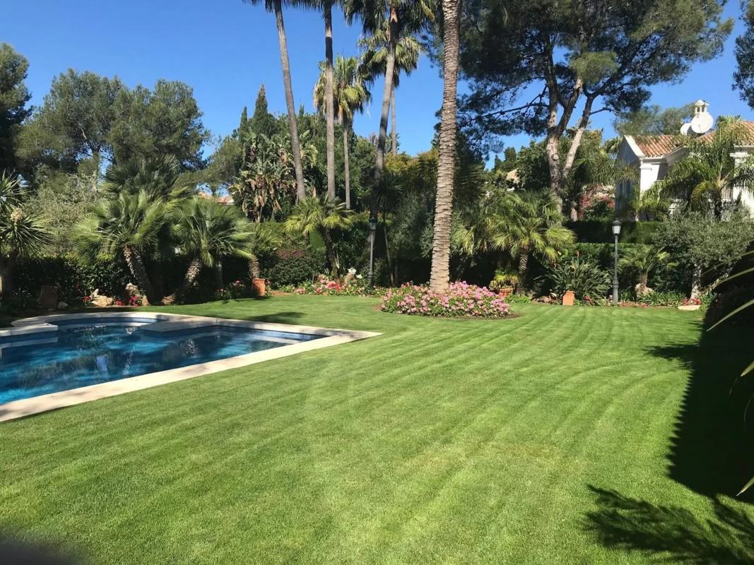 Venta de chalet independiente en Lugar Urbanizacion Altos Reales, 6 A, Marbella
photo 2
