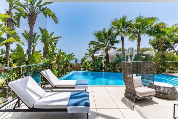 Independent chalet for sale in Barrio Sierra Blanca, Marbella
 photo 3