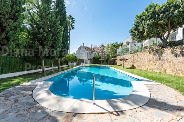 Dom szeregowy na sprzedaż w  Avenida de Ceuta , Marbella photo 1