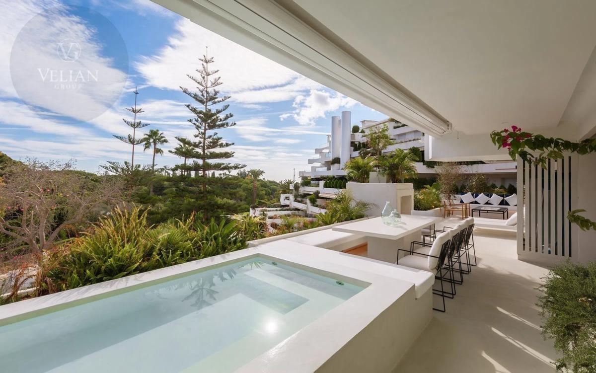 Sale of apartment in Golden Mile, Marbella
photo 3