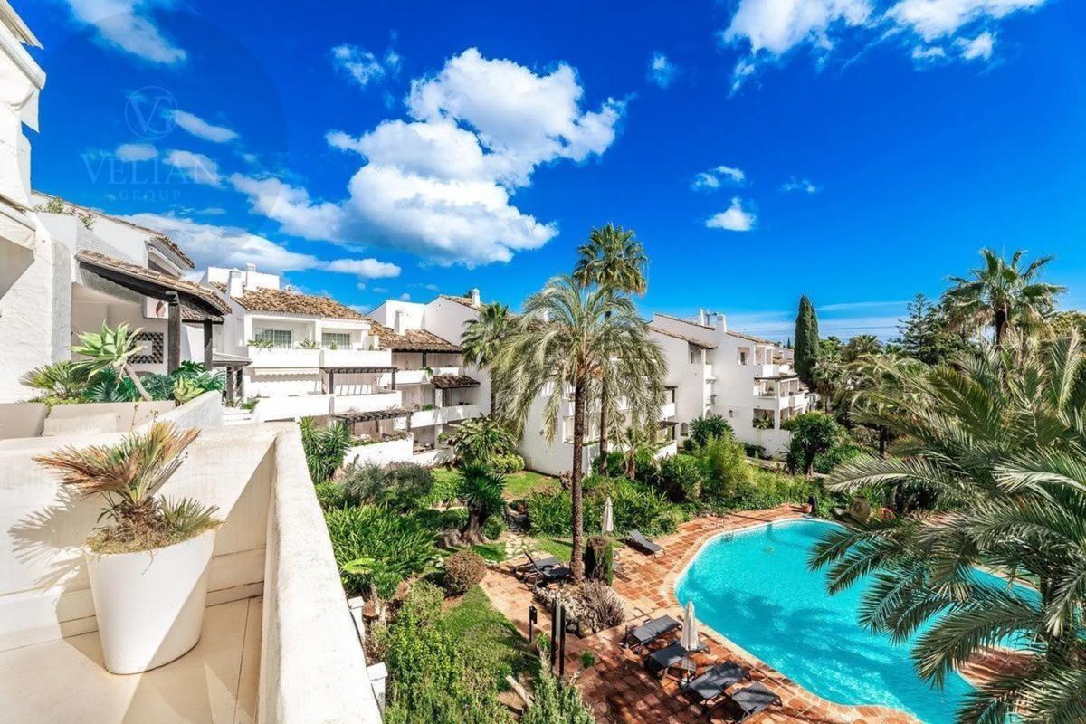 Sale of apartment in Golden Mile, Marbella
photo 1