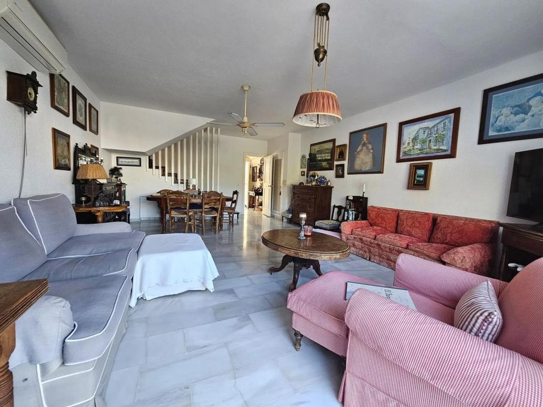 Venta de chalet adosado en  Calle de Marcasitas , Marbella photo 3