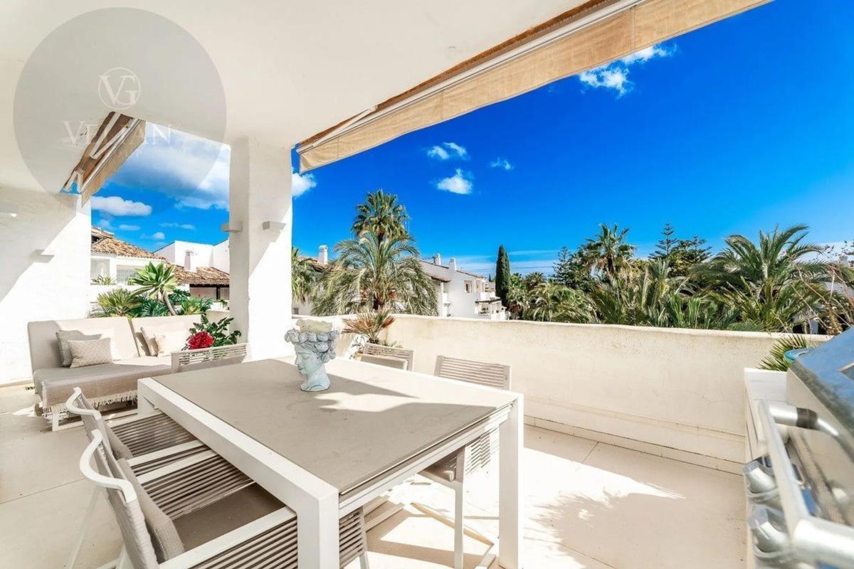 Sale of apartment in Golden Mile, Marbella
photo 2