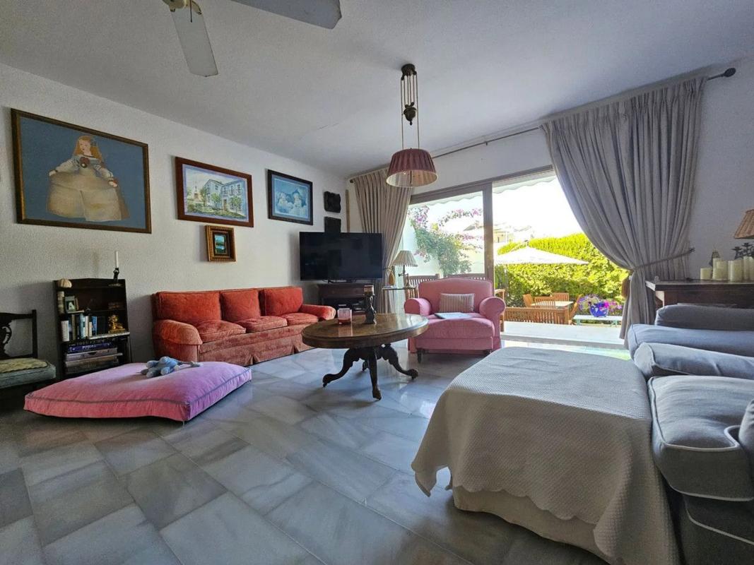 Venta de chalet adosado en  Calle de Marcasitas , Marbella photo 5
