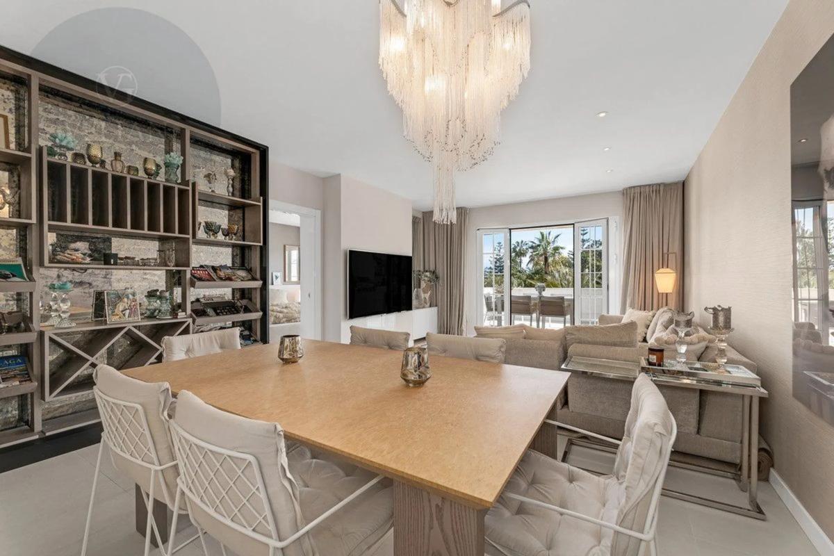 Sale of apartment in Golden Mile, Marbella
photo 4