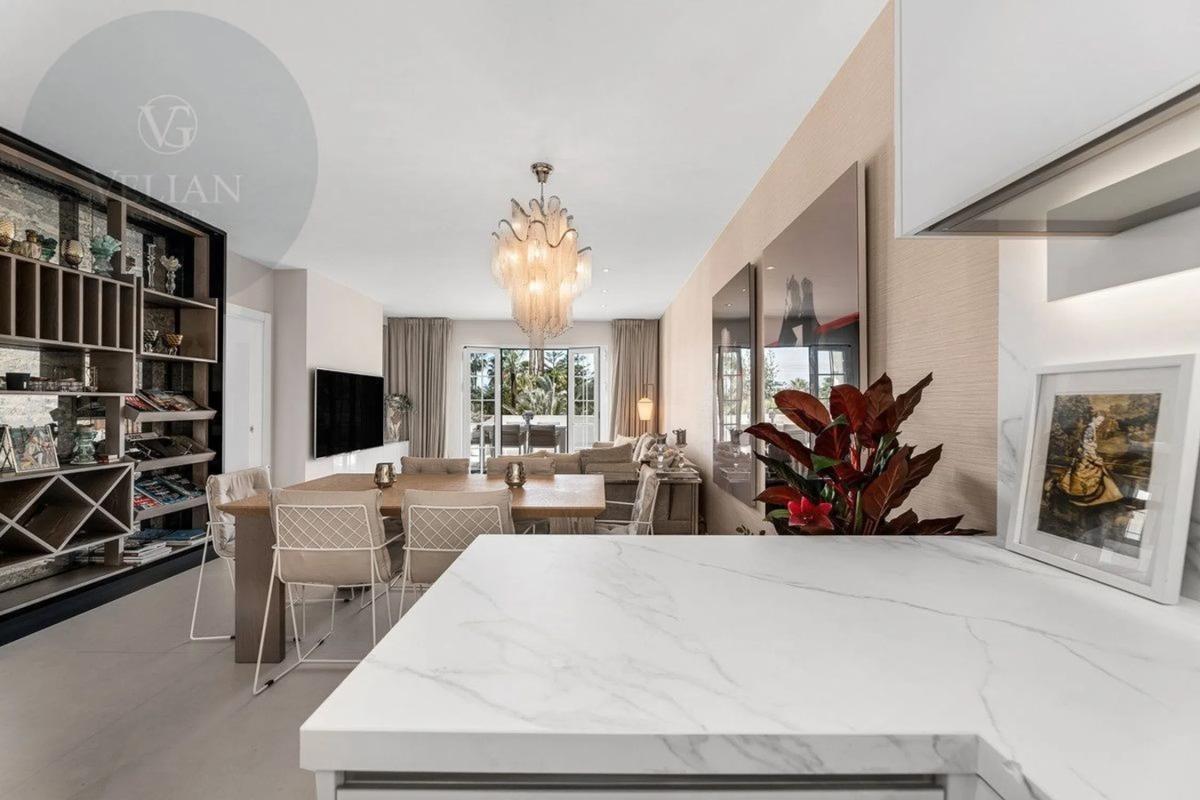 Sale of apartment in Golden Mile, Marbella
photo 5