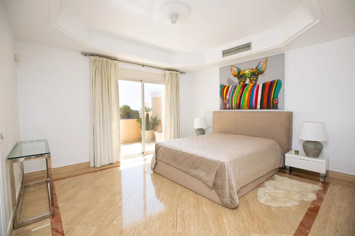 Sprzedaż mieszkania w Barrio Las Lomas de Río Verde, Marbella
 photo 4