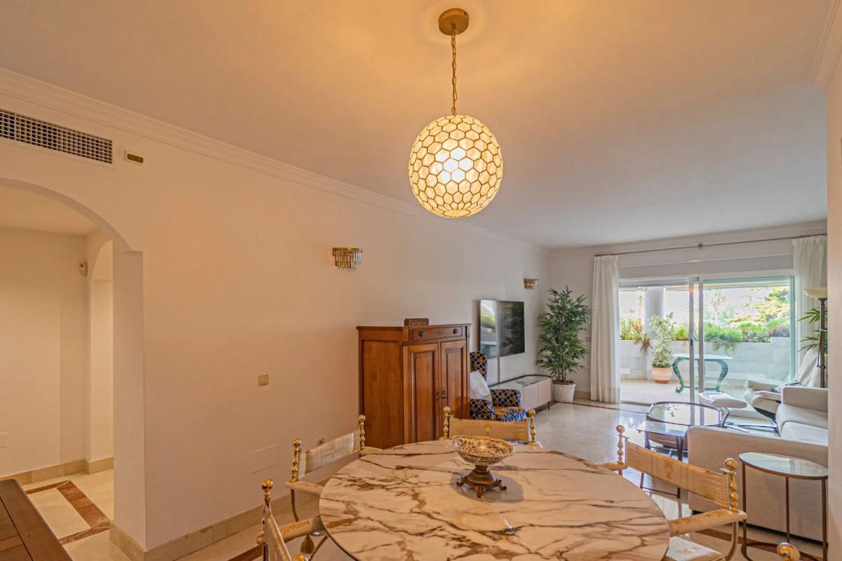 Sale of apartment in Via Hotel Don Pepe, Marbella
 photo 5
