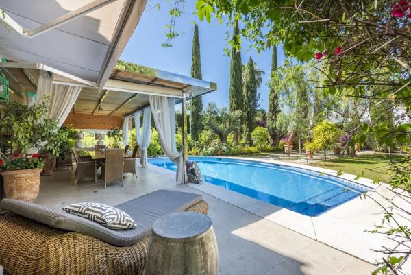 Independent chalet for sale in Barrio Lomas de Marbella Club, Marbella
 photo 1