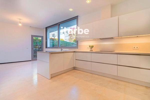 Chalet pareado en calle Mozart photo 2