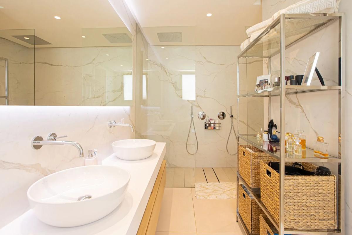 Venta de piso en Lomas de Rio Verde, Marbella
photo 1