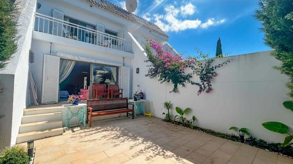 Dom szeregowy na sprzedaż w  Calle de Marcasitas , Marbella photo 3