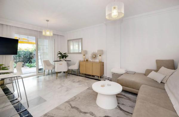 Квартира на продажу на Barrio La Carolina-Guadalpín, Марбелла photo 1