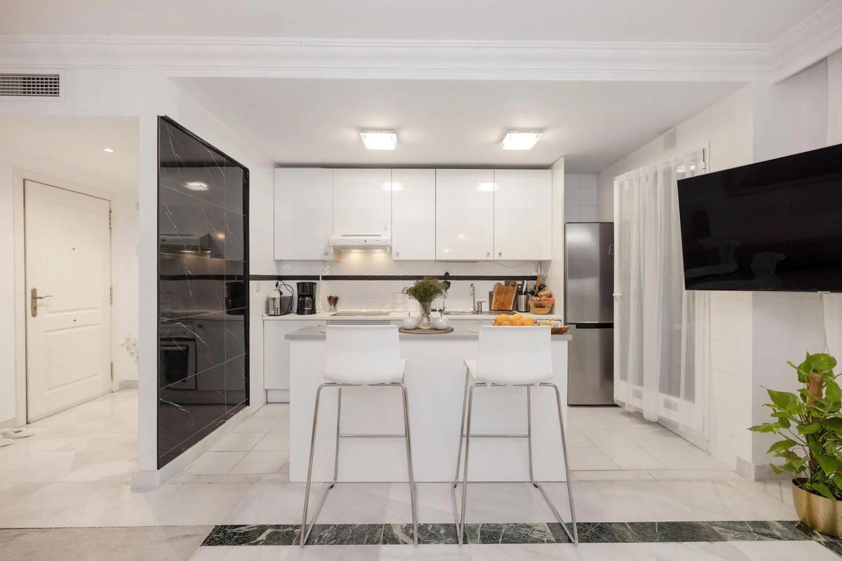 Sale of apartment in Barrio La Carolina-Guadalpín, Marbella
 photo 4