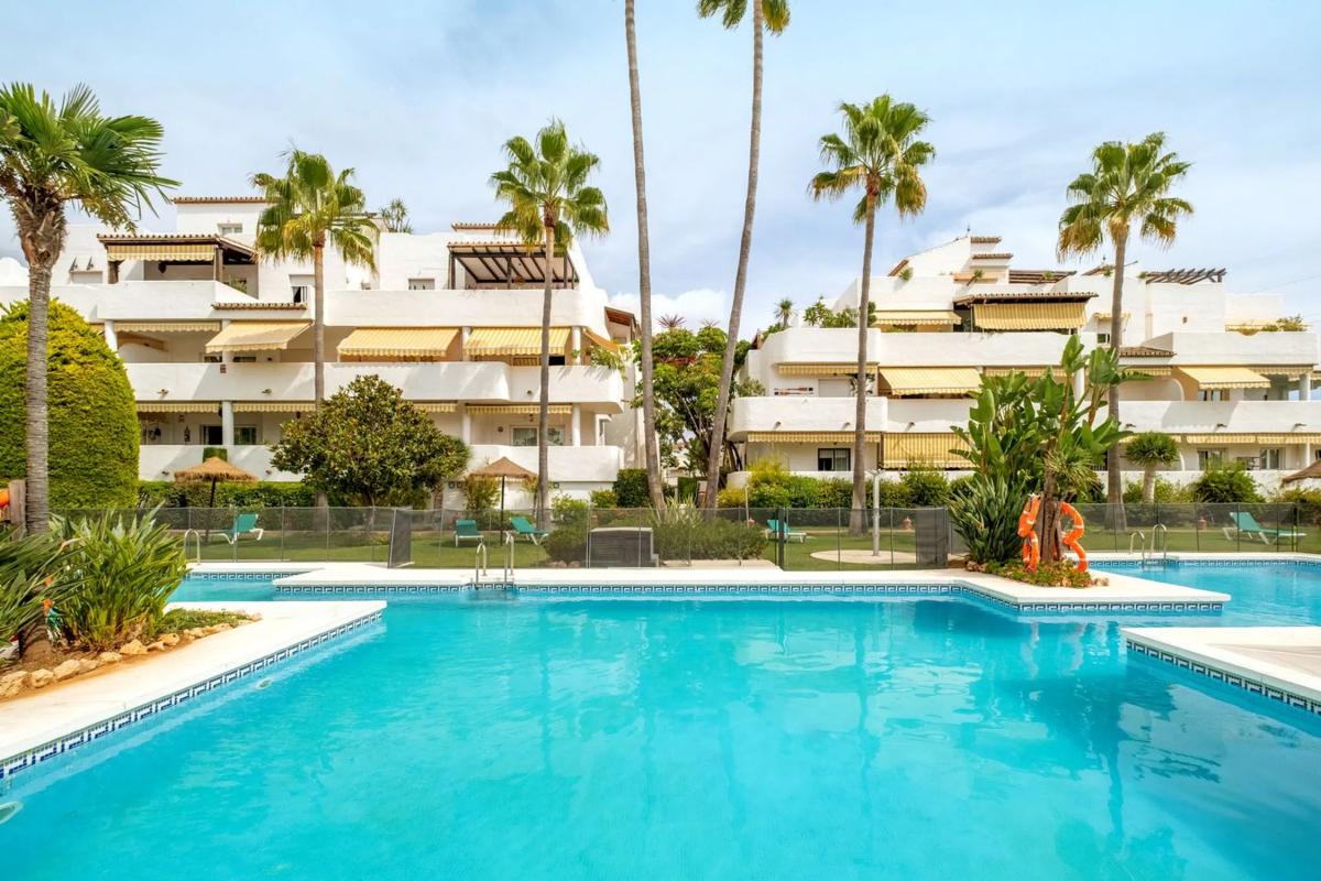 Sale of apartment in Avenida Piedramar, Marbella
photo 1