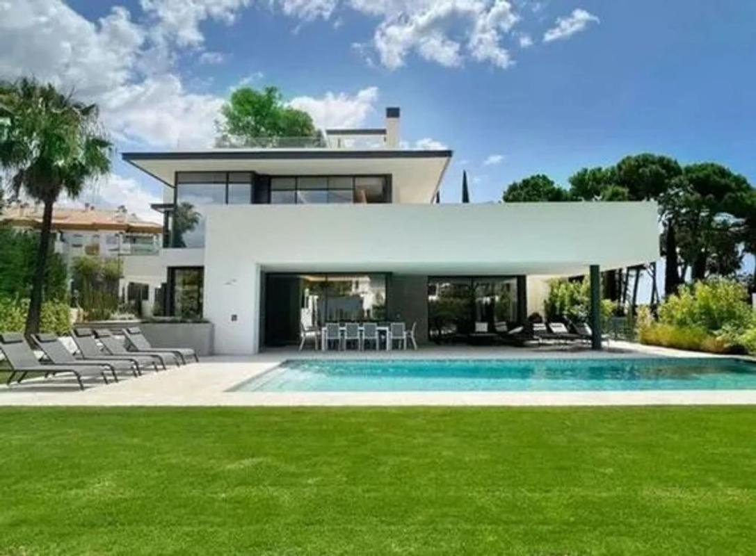 Venta de chalet independiente en Urbanización la Carolina, 77, Marbella
photo 1