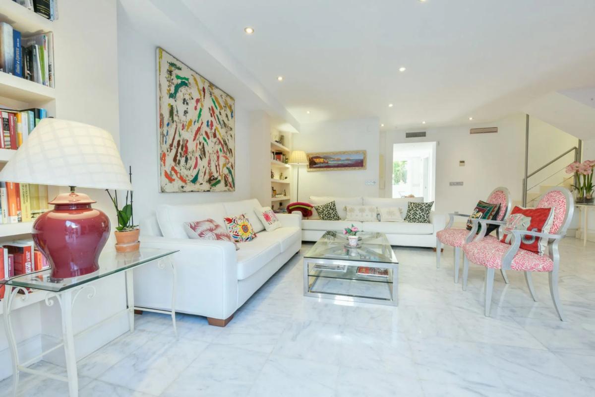 Продажа таунхауса в Barrio La Carolina-Guadalpín , Марбелла photo 5