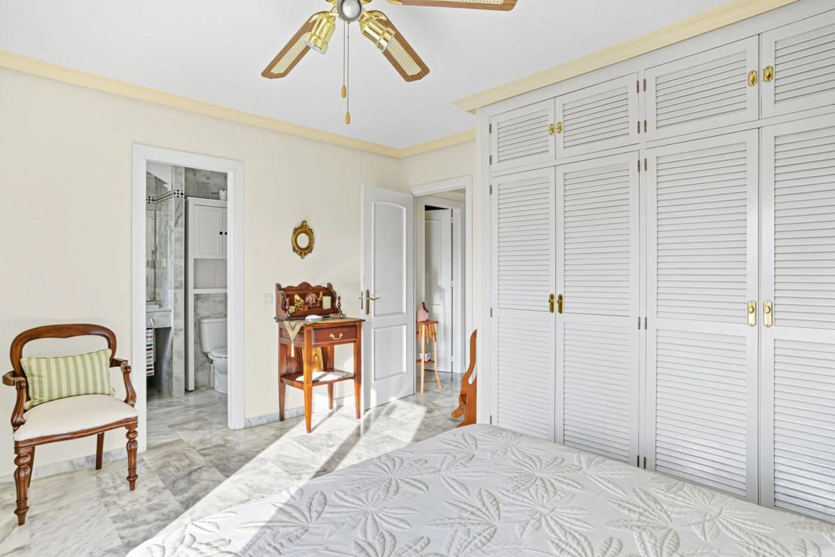 Venta de chalet adosado en Avenida de Ceuta s/n , Marbella photo 4