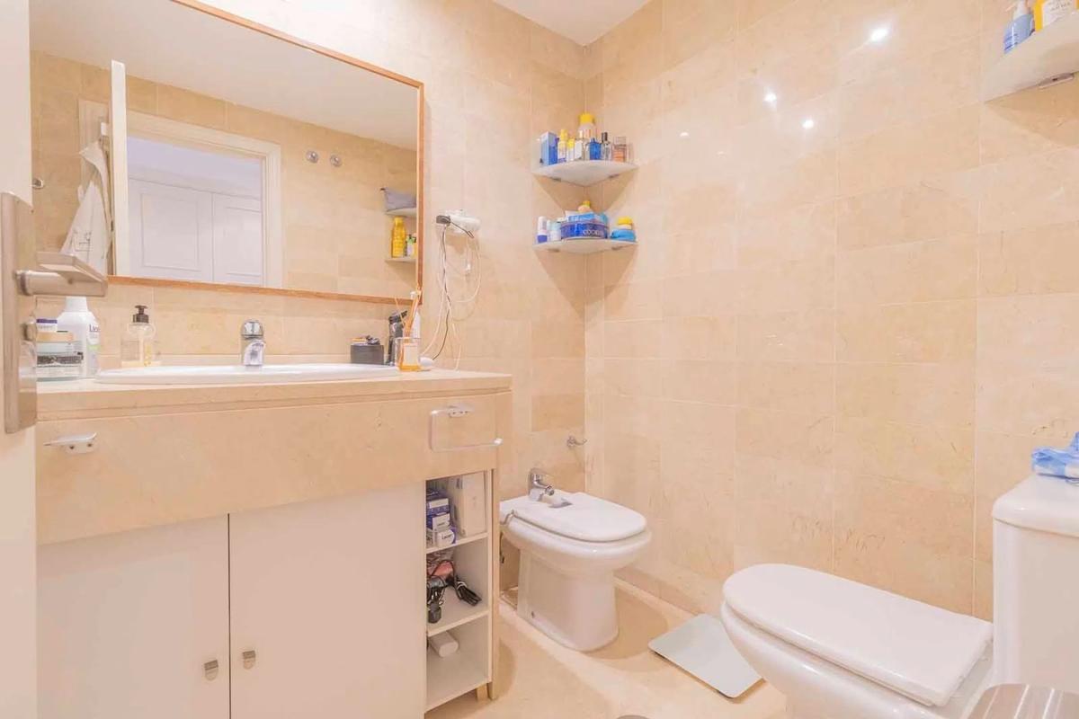 Sale of apartment in Arrabal Carolina Sur, 1, Marbella
 photo 2