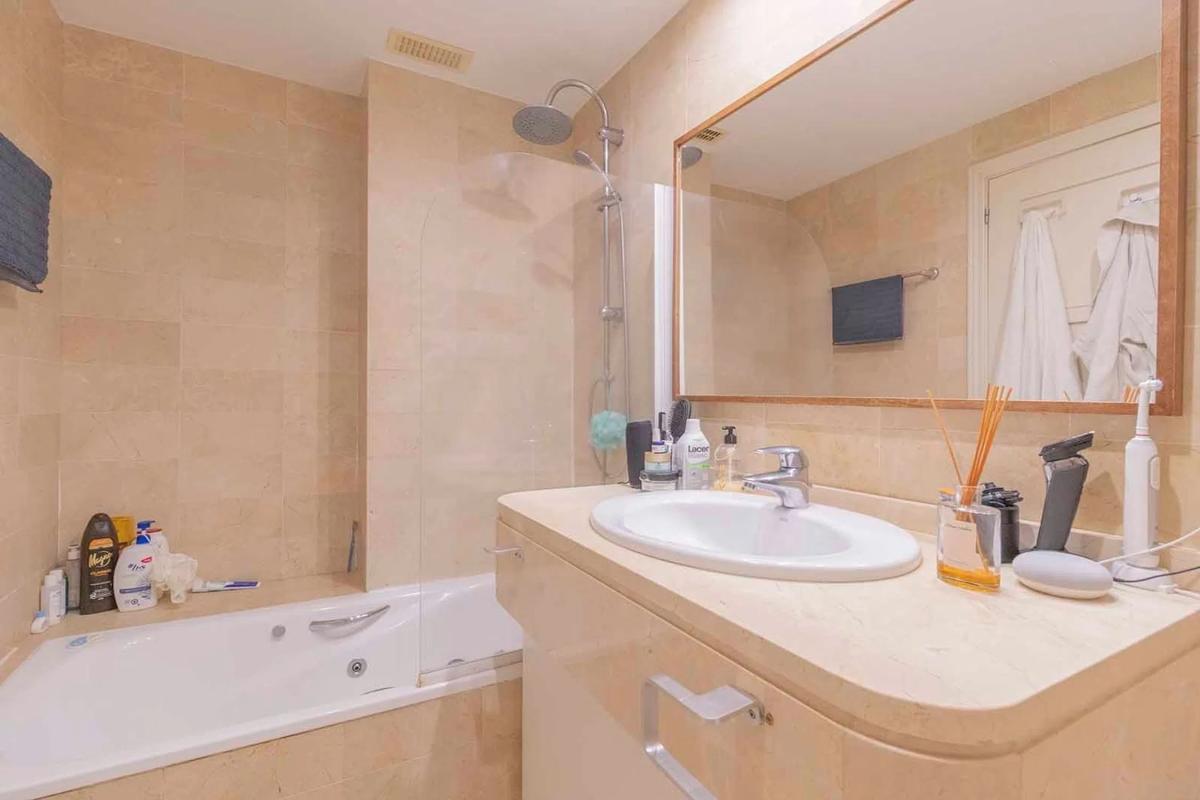 Sale of apartment in Arrabal Carolina Sur, 1, Marbella
 photo 3