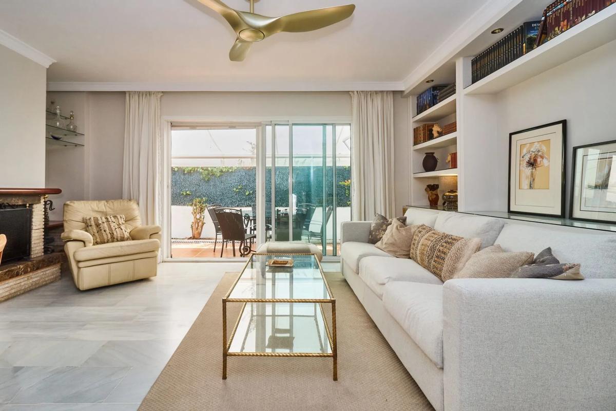Venta de chalet adosado en Calle Velázquez, 8 , Marbella photo 4