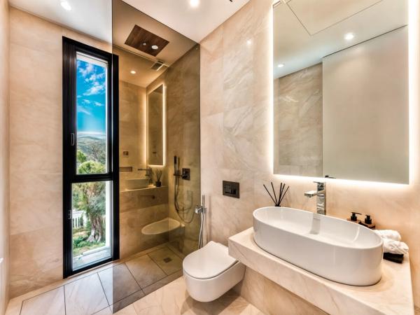 Частный шале на продаже в Barrio Lomas de Marbella Club, Марбелла photo 1