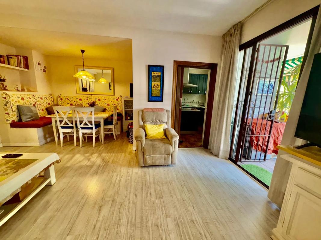 Venta de piso en CL CALOMELA-ARROYO PIEDRAS, Marbella
 photo 2