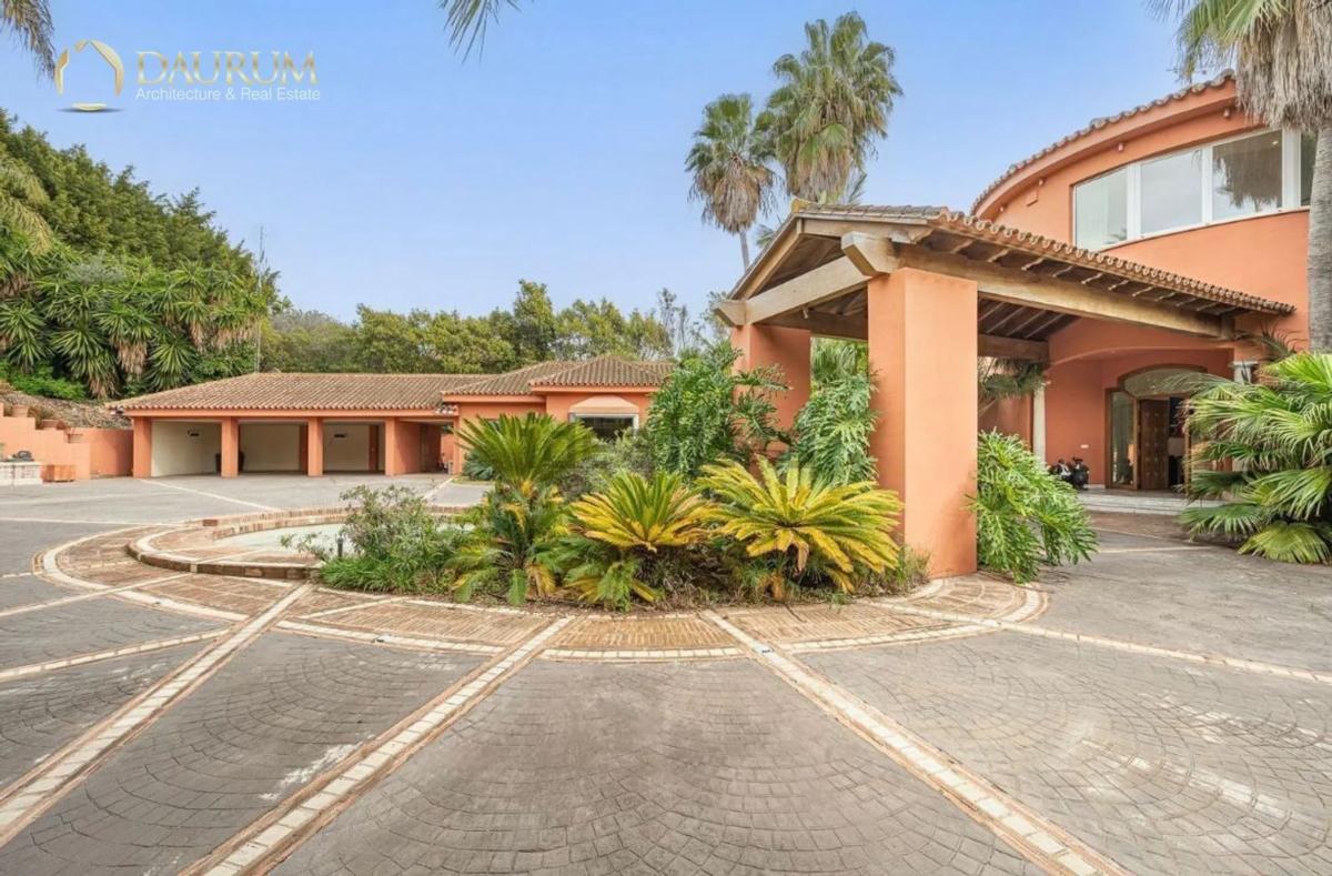 Sprzedaż niezależnego domku jednorodzinnego w Calle Casares, Marbella photo 2