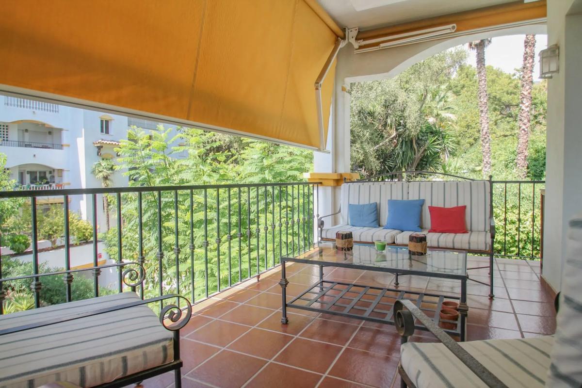 Sale of apartment in Calle San Joaquín, Marbella
 photo 4