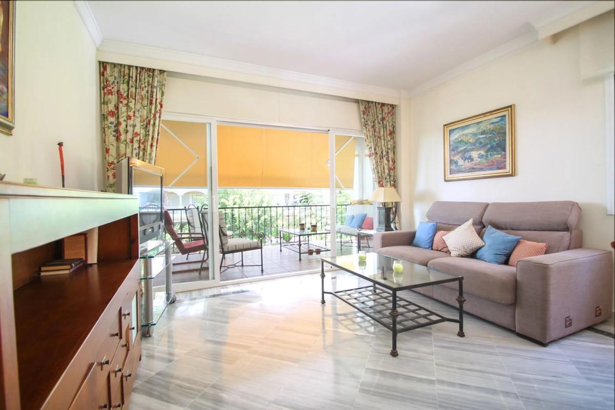 Sale of apartment in Calle San Joaquín, Marbella
 photo 5