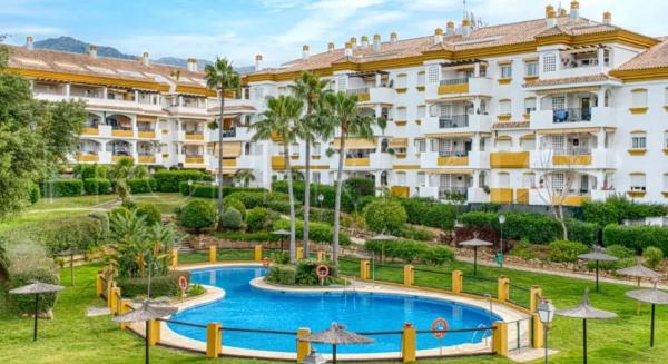 Apartment for sale in Calle Teba, Marbella thumbnail 1