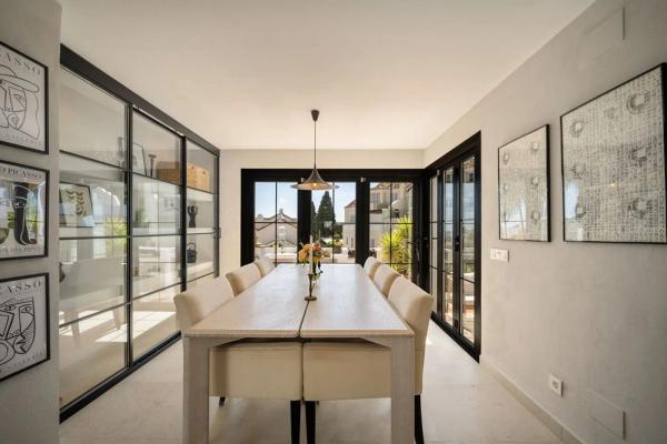 Четырехквартирный дом на продажу на Urbanización Marbella Hill Club , Марбелла photo 1