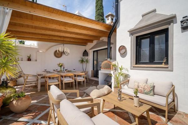 Четырехквартирный дом на продажу на  Urbanización Marbella Hill Club , Марбелла photo 4