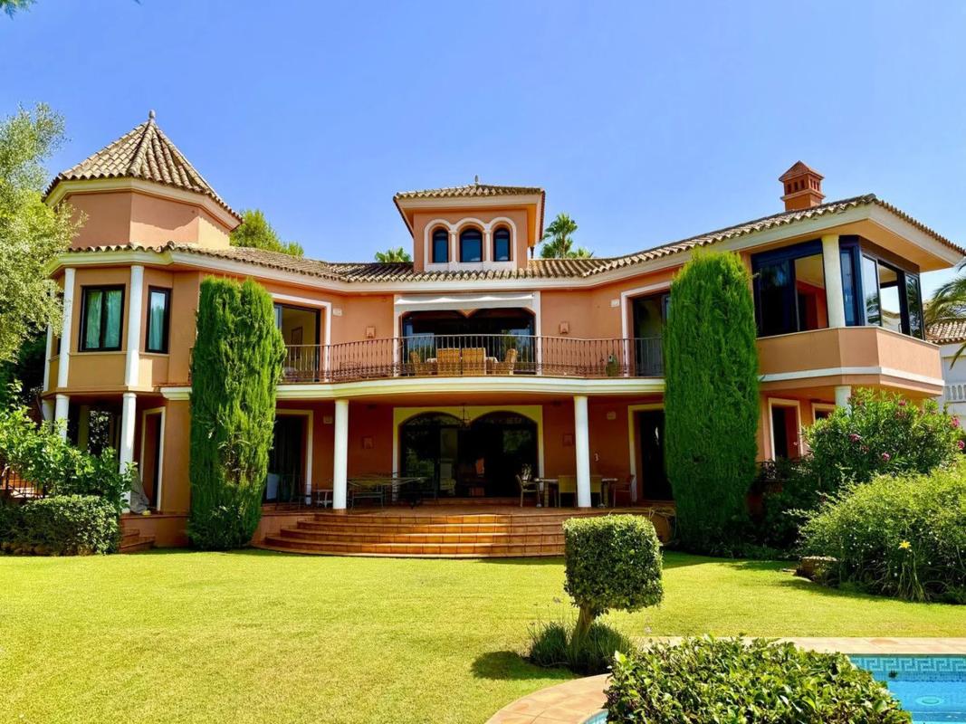 Venta de chalet independiente en Calle Granados, 6, Marbella
photo 1