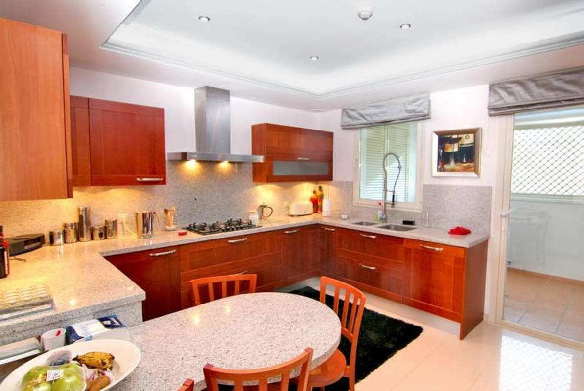 Sale of apartment in La trinidad, 8, Marbella
 photo 2