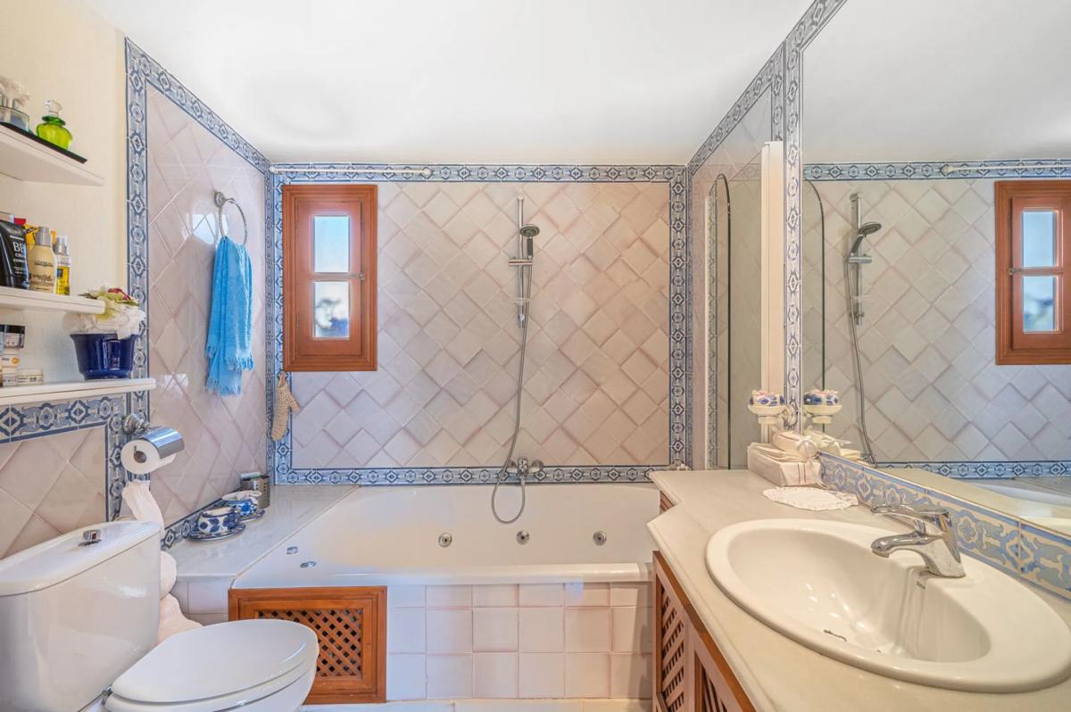 Venta de chalet adosado en  Avenida Piedramar, 1 G , Marbella photo 3