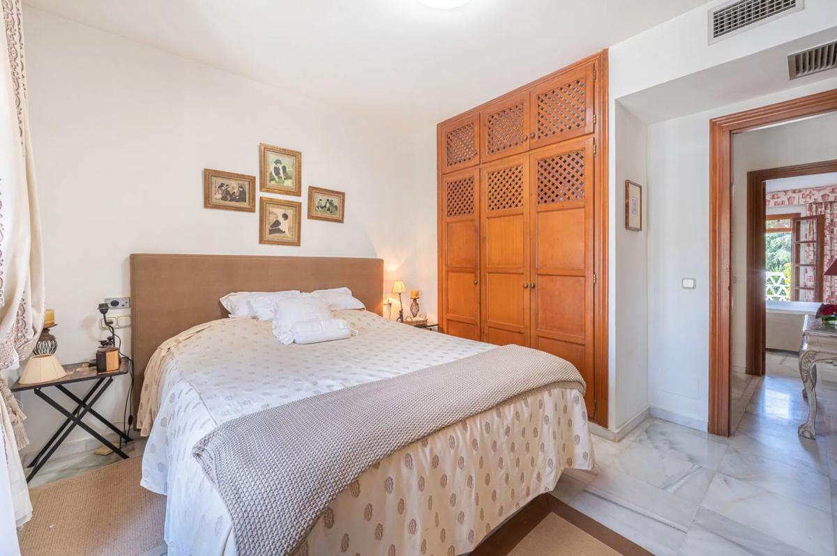Venta de chalet adosado en  Avenida Piedramar, 1 G , Marbella photo 4