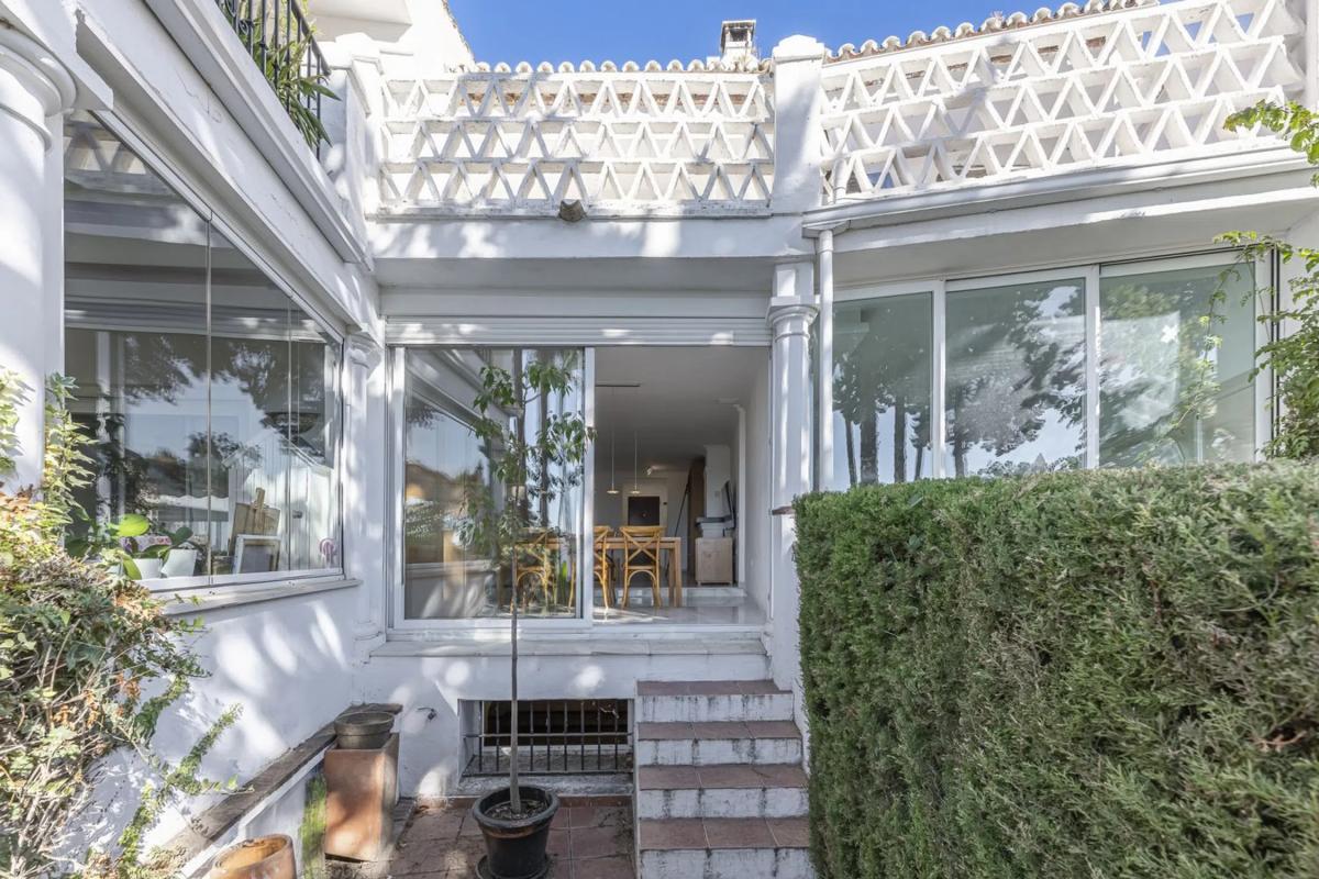 Venta de chalet adosado en Avenida Piedramar, 1 G , Marbella photo 3
