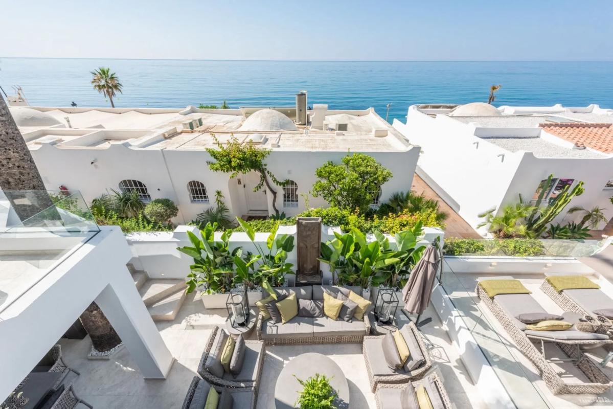 Venta de chalet adosado en  Barrio Las Lomas de Río Verde , Marbella photo 3