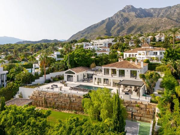 Chalet independiente en venta en Calle Bobadilla, 10, Marbella
 photo 4
