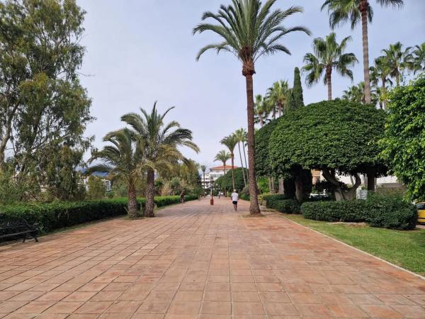 Mieszkanie na sprzedaż w  Calle Marqués de Ivanrey, Marbella photo 1