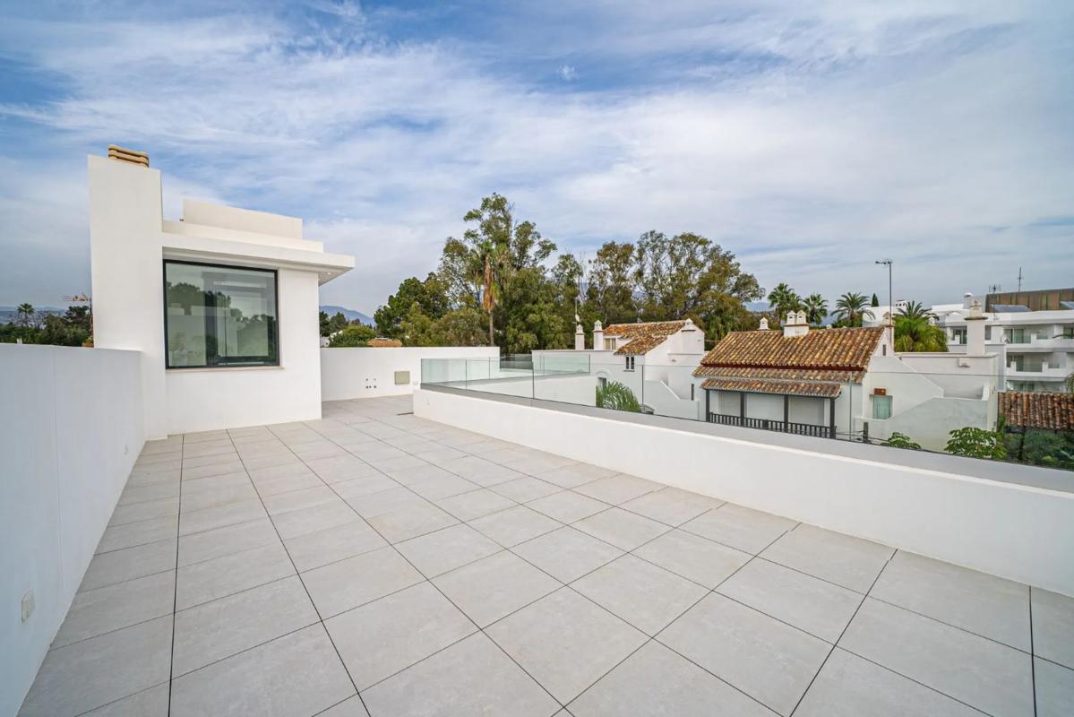 Venta de chalet independiente en Bulevar Príncipe Alfonso de Hohenlohe, Marbella
 photo 4