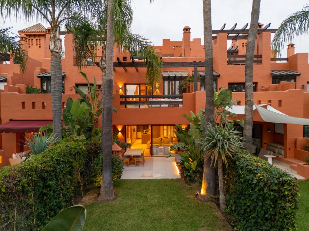 Venta de chalet adosado en Poligono URPNG9, 22 , Marbella photo 1