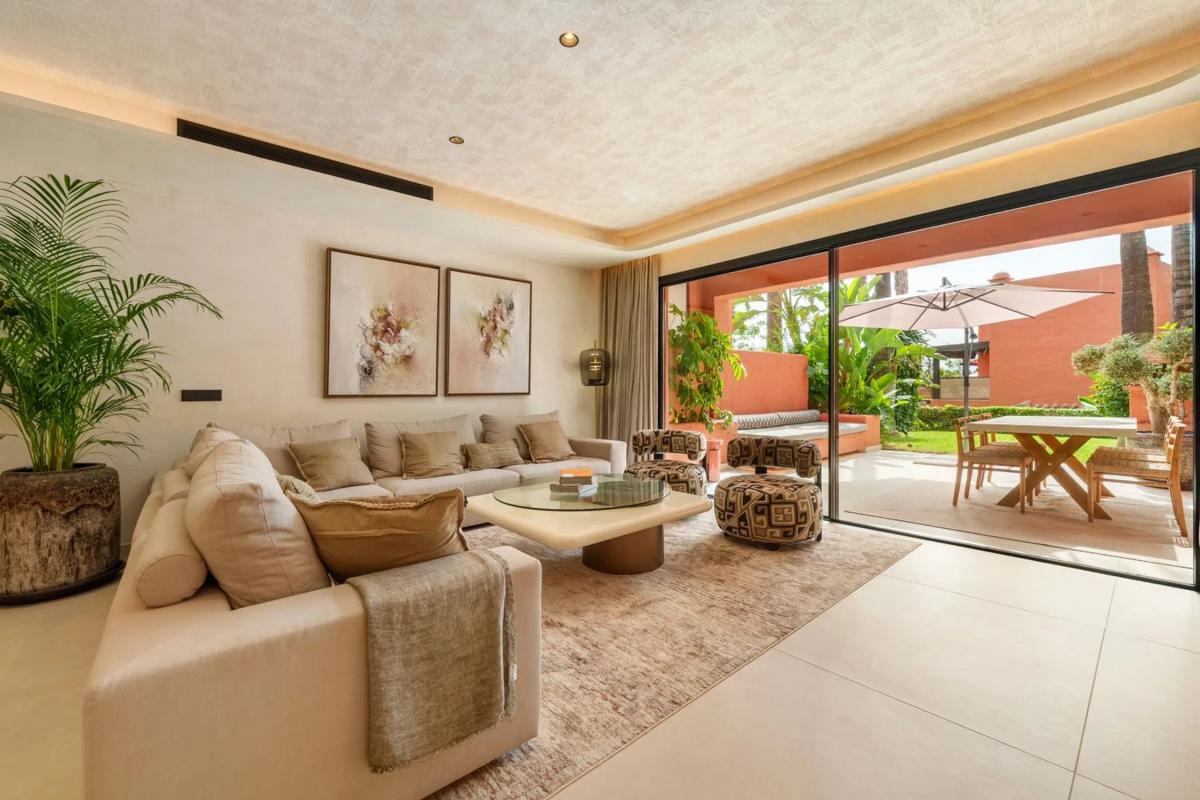 Venta de chalet adosado en Avenida Piedramar , Marbella photo 4