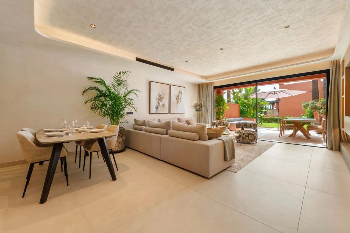 Venta de chalet adosado en Avenida Piedramar , Marbella photo 5