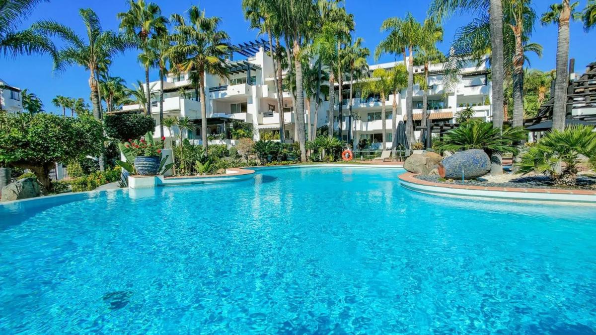Sale of apartment in Barrio Puente Romano, Marbella
photo 4
