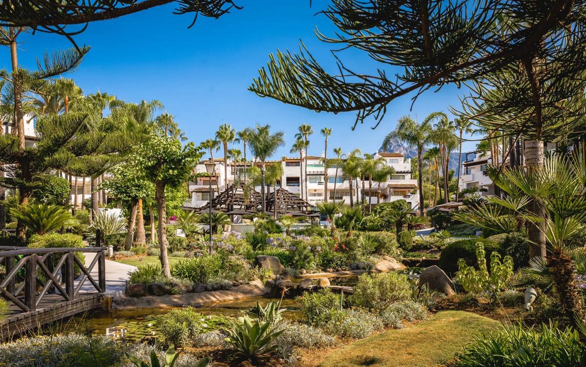 Sale of apartment in Puente Romano, 6, Marbella
photo 2