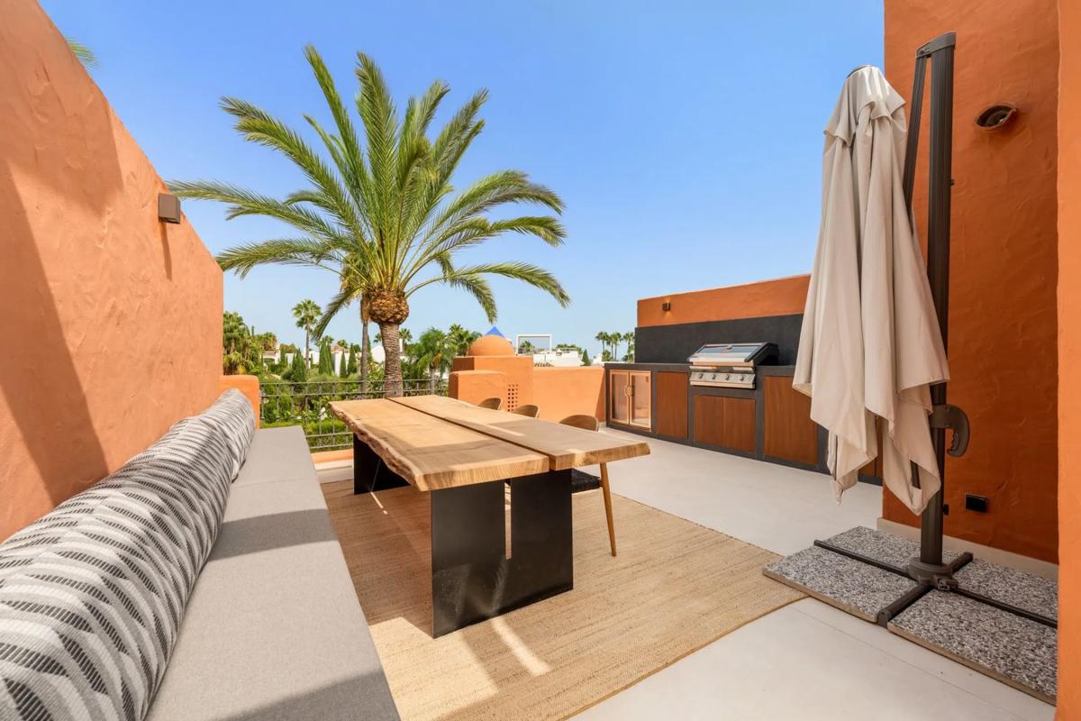 Venta de chalet adosado en  Calle Algorta , Marbella photo 5