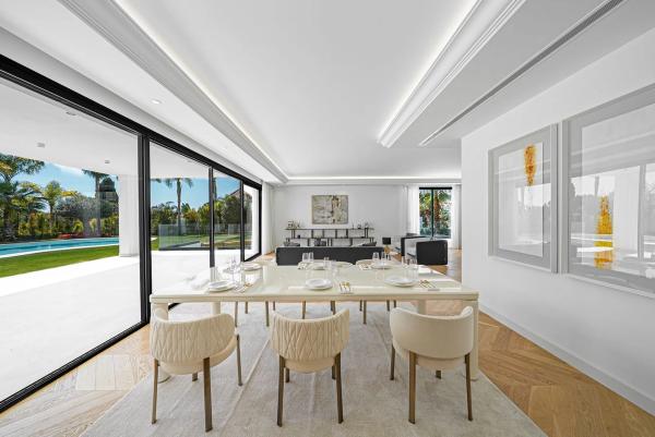Chalet independiente en venta en Calle Sierra Bermeja, Marbella
 photo 2